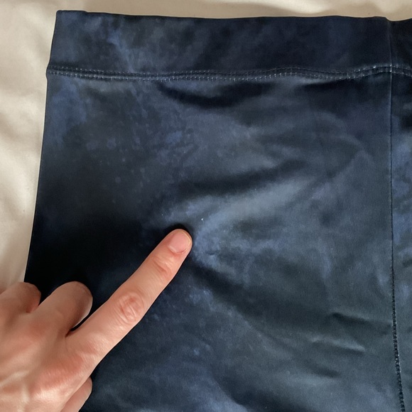 🆕 Red Bubble Turquoise Cactus Field Leggings - Picture 9 of 10